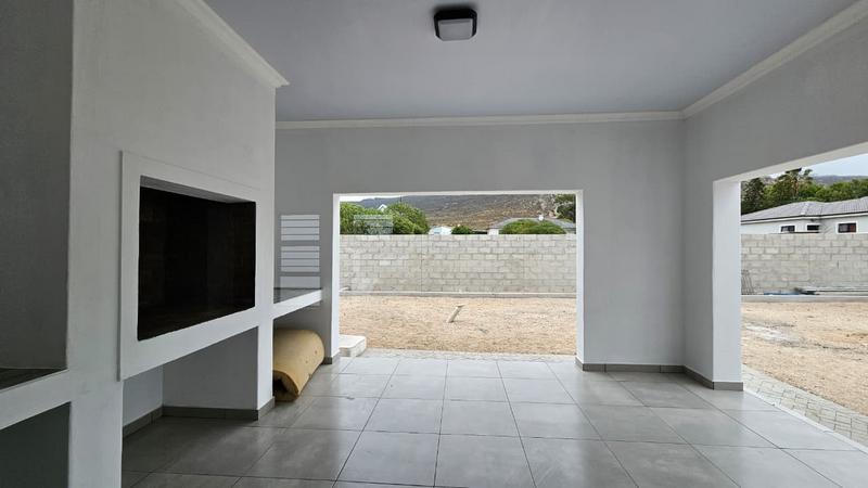 3 Bedroom Property for Sale in Sandy Point Western Cape